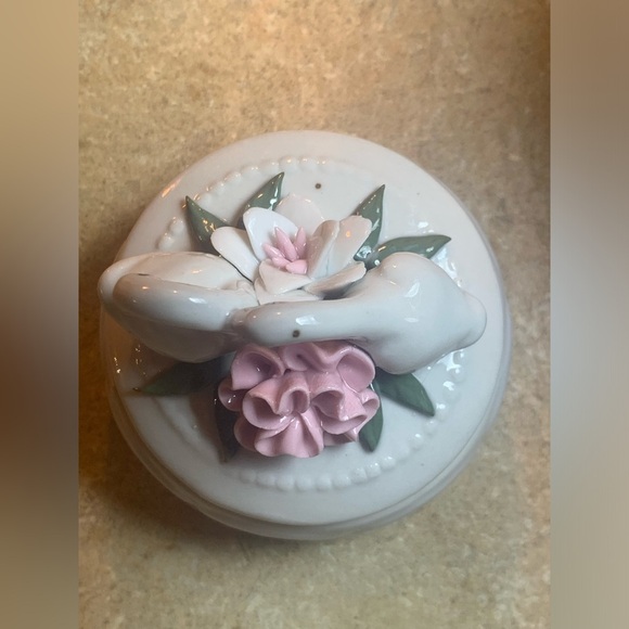 Round Porcelain Trinket Box w/ Swans & Flowers on Lid - Picture 2 of 10